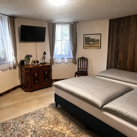 Restaurace A Kavarna Turistickych Znamek Herberg